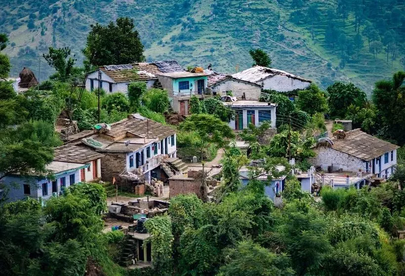 ホテル Binsar Eco Resort, Binsar   Uttarakhand