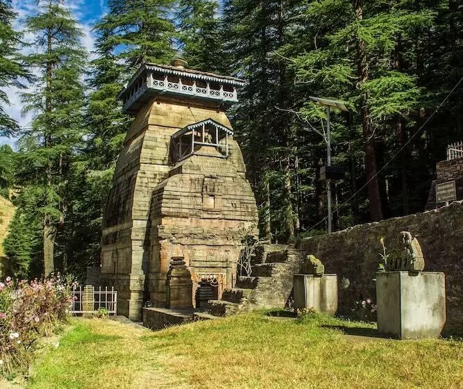 ホテル Binsar Eco Resort, Binsar   Uttarakhand