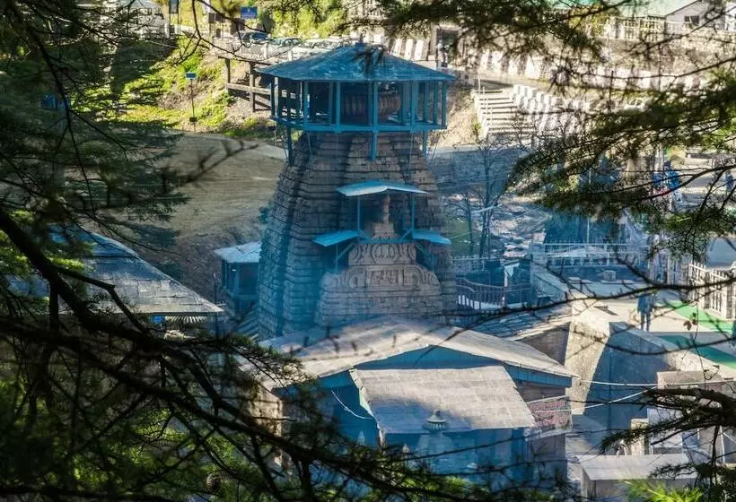 ホテル Binsar Eco Resort, Binsar   Uttarakhand