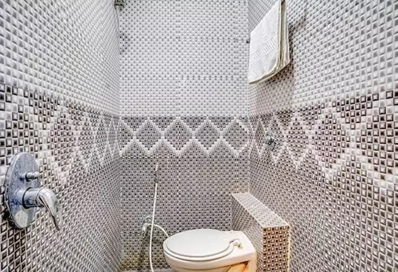 هتل Fabexpress Comfort Stay   Nr Mumbai International Airport