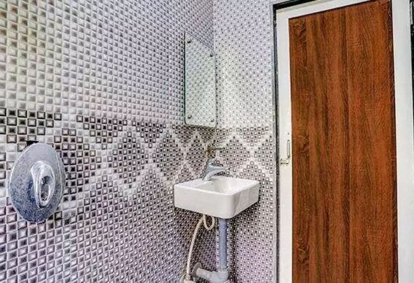 هتل Fabexpress Comfort Stay   Nr Mumbai International Airport