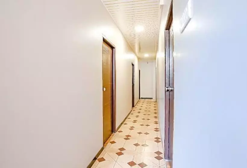 هتل Fabexpress Comfort Stay   Nr Mumbai International Airport