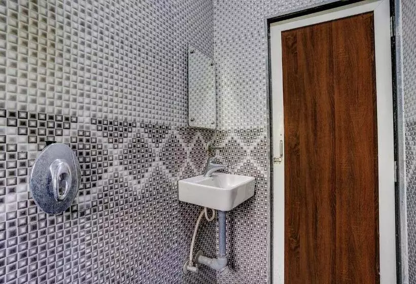 هتل Fabexpress Comfort Stay   Nr Mumbai International Airport