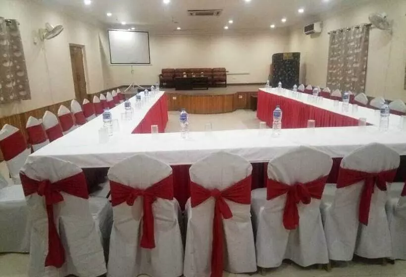 هتل Gateway Himalaya Resort