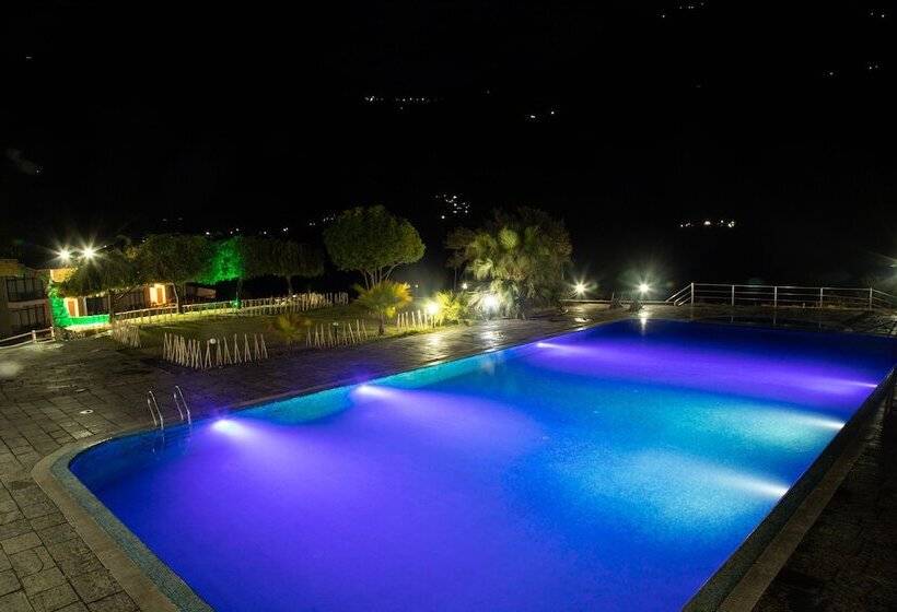 هتل Gateway Himalaya Resort