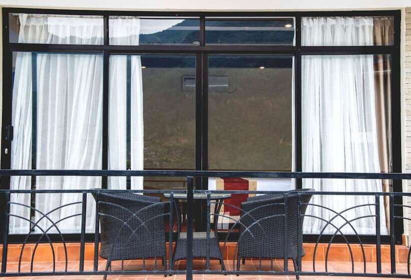 هتل Gateway Himalaya Resort