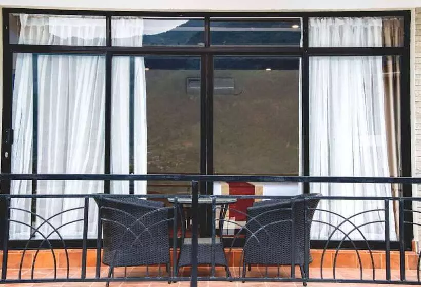 هتل Gateway Himalaya Resort