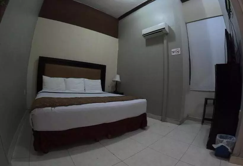 هتل He Centro   Desayuno Incluido