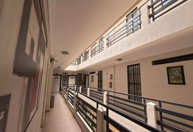 هتل He Centro   Desayuno Incluido