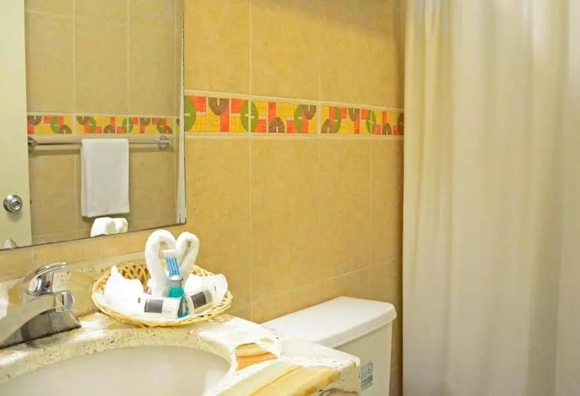 هتل He Centro   Desayuno Incluido