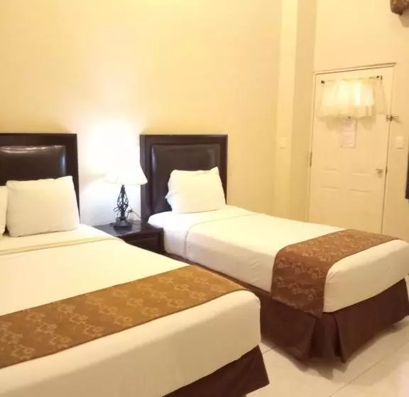 هتل He Centro   Desayuno Incluido