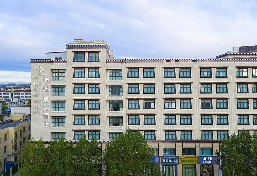 ホテル Kunyixingguangjiudian