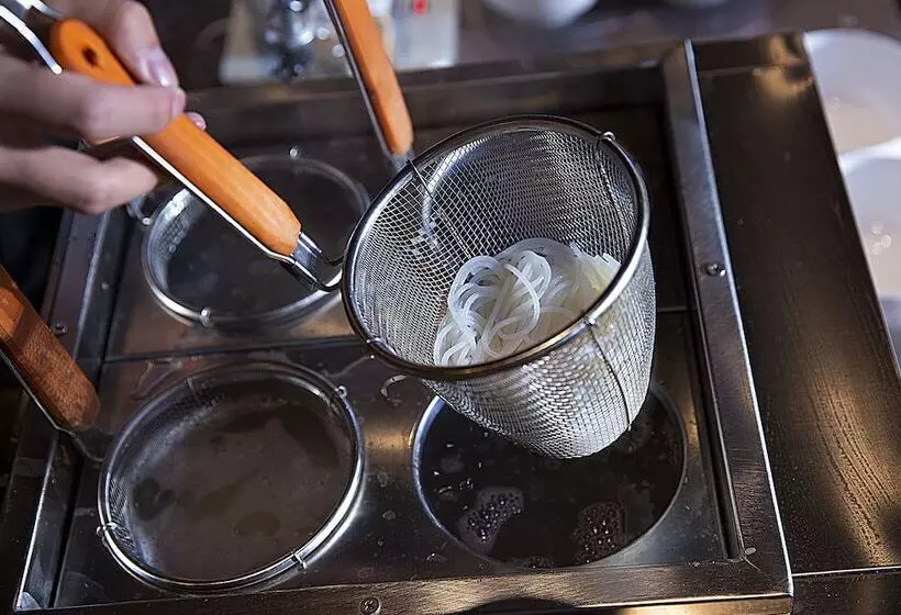 ホテル Kunyixingguangjiudian