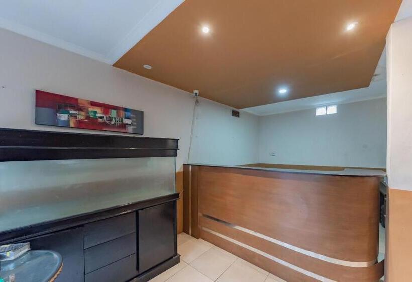 Hotel Reddoorz Near Cikole Lembang