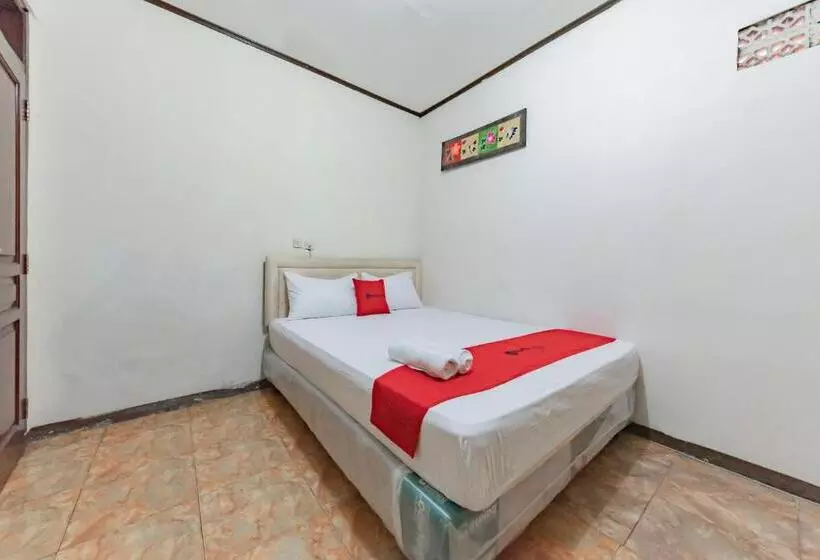 ホテル Reddoorz Near Cikole Lembang