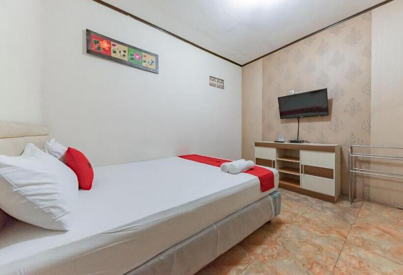 Hotel Reddoorz Near Cikole Lembang