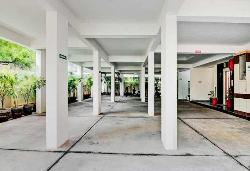 هتل Seashore Residency