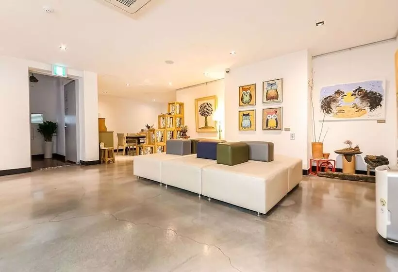 Motelli Jinju Hotel Owl