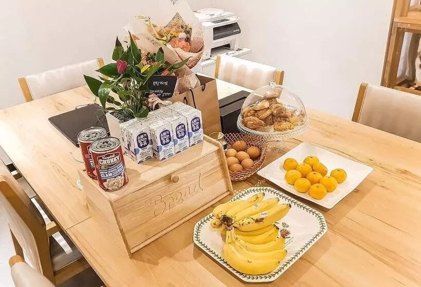 Motelli Jinju Hotel Owl