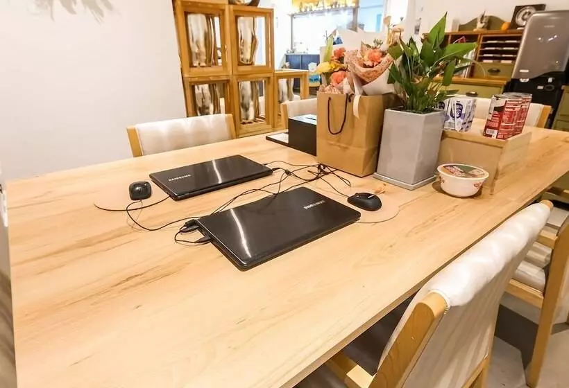 Motelli Jinju Hotel Owl