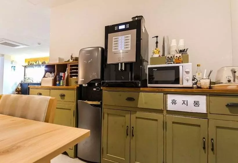 Motelli Jinju Hotel Owl