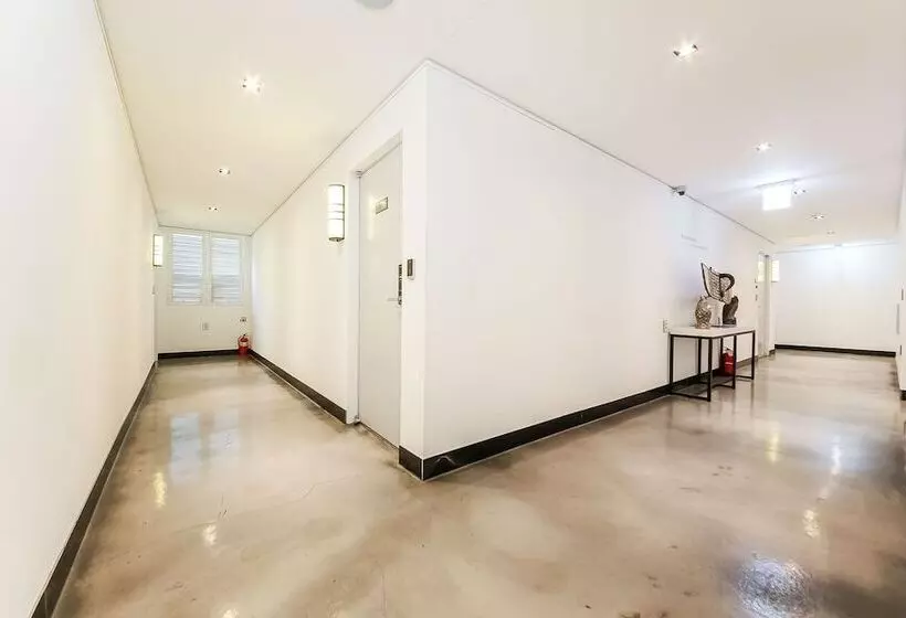 Motelli Jinju Hotel Owl