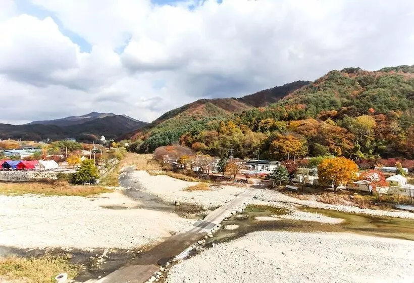 مُتل Pocheon Royal Park