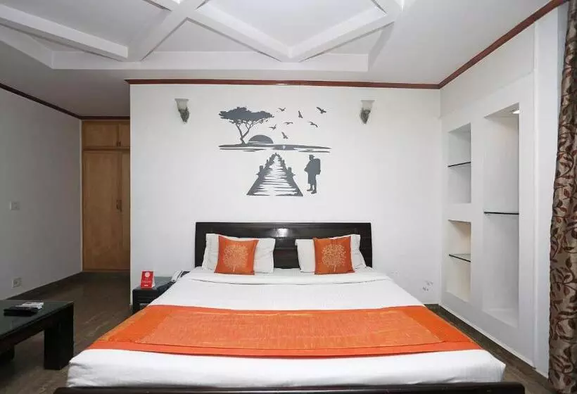 Oyo Flagship 2173 Hotel Sebastian White