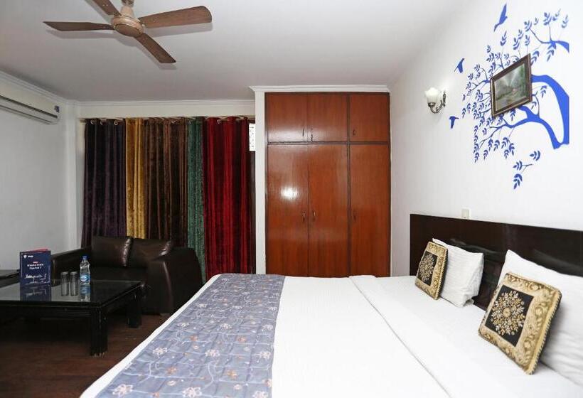 Oyo Flagship 2173 Hotel Sebastian White