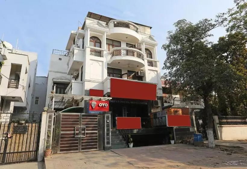 Oyo Flagship 2173 Hotel Sebastian White