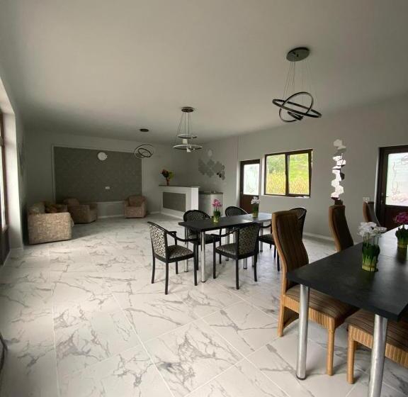 پانسیون Casa Irina