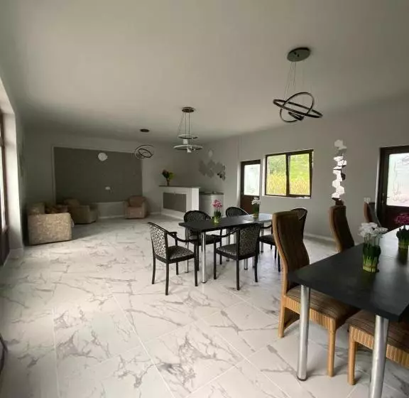 پانسیون Casa Irina