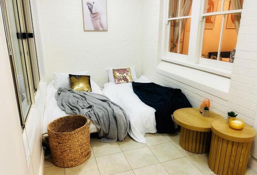 بنسيون Lurline Lodge