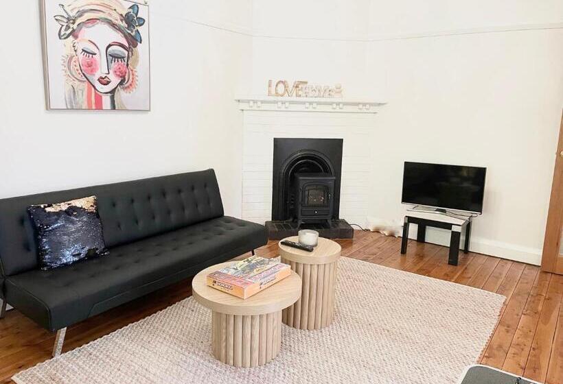 بنسيون Lurline Lodge