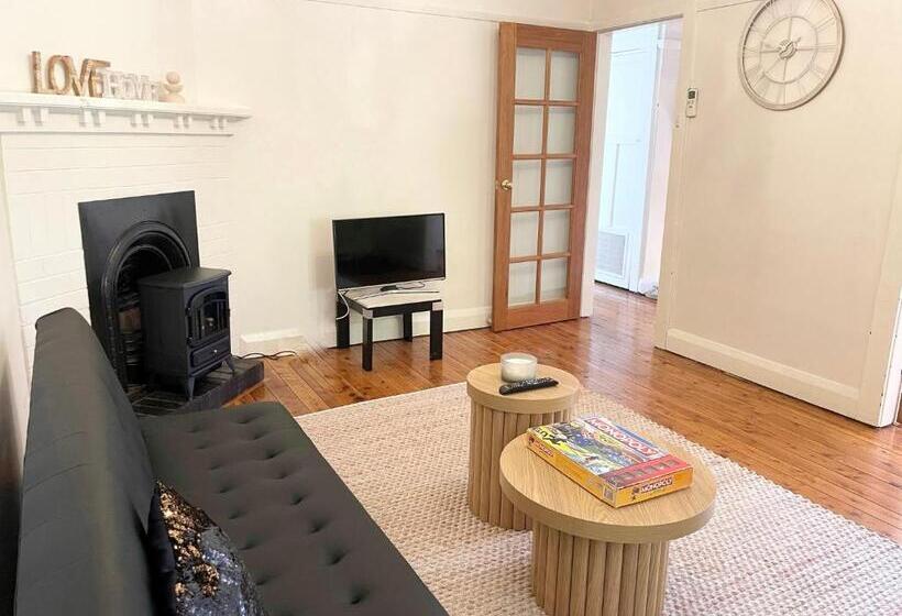 بنسيون Lurline Lodge