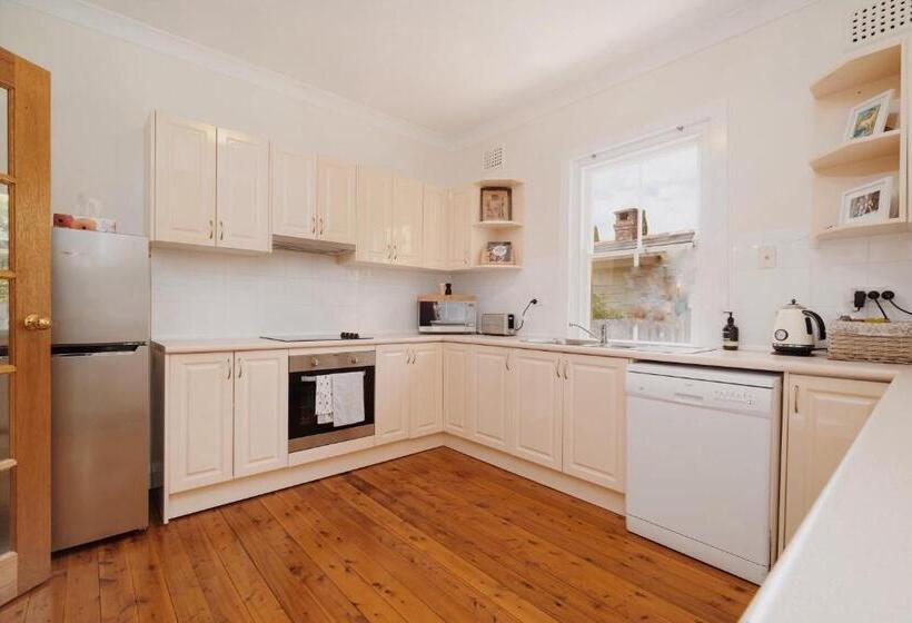 بنسيون Lurline Lodge