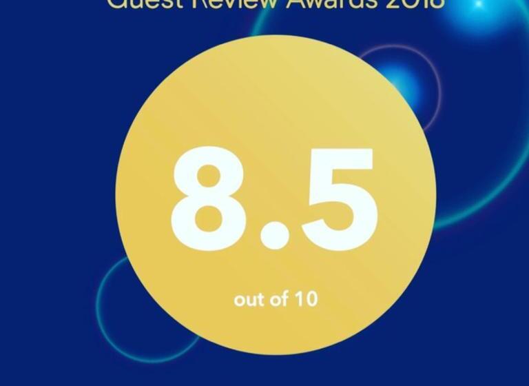 بنسيون Lurline Lodge