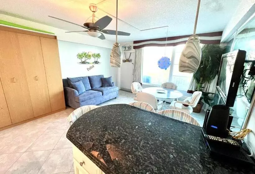 3rd Floor Balcony Beach View Studio Condo In The Beach Club