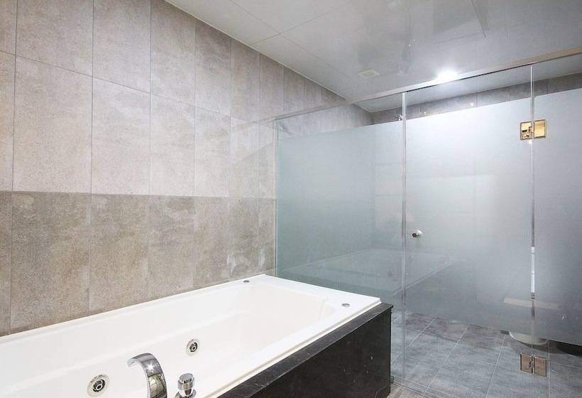 Gunsan Dubai Drive In Motel