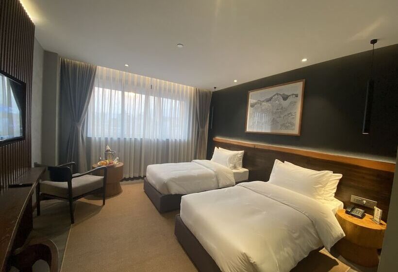 هتل Barahi Kathmandu