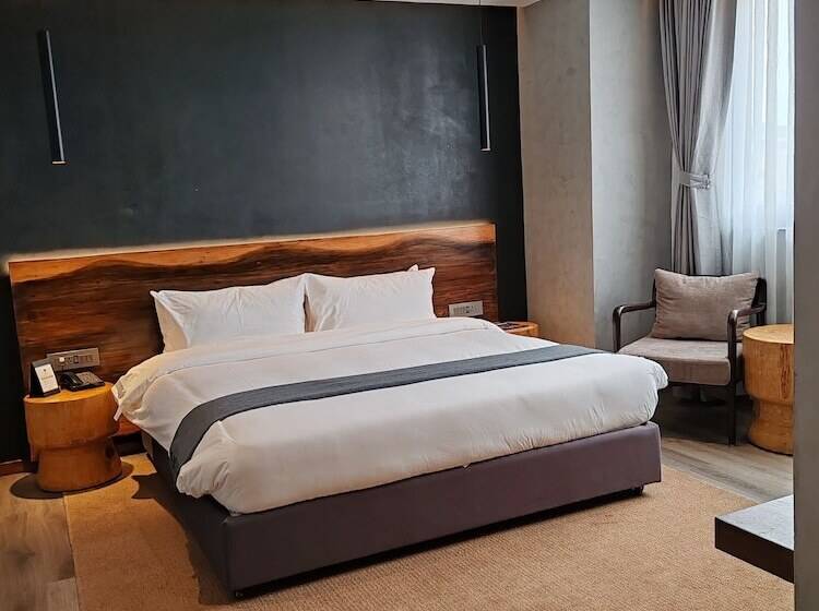 هتل Barahi Kathmandu