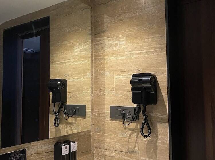 هتل Barahi Kathmandu