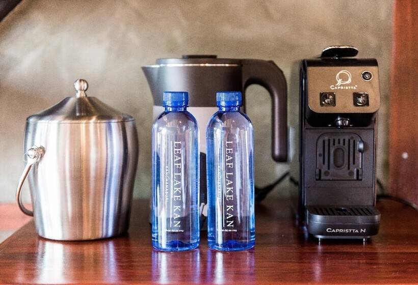 Hotel Leaf Lake Kan Resort