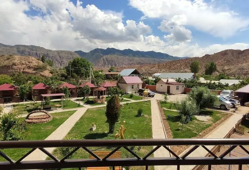 هتل Natalia Issyk Kul