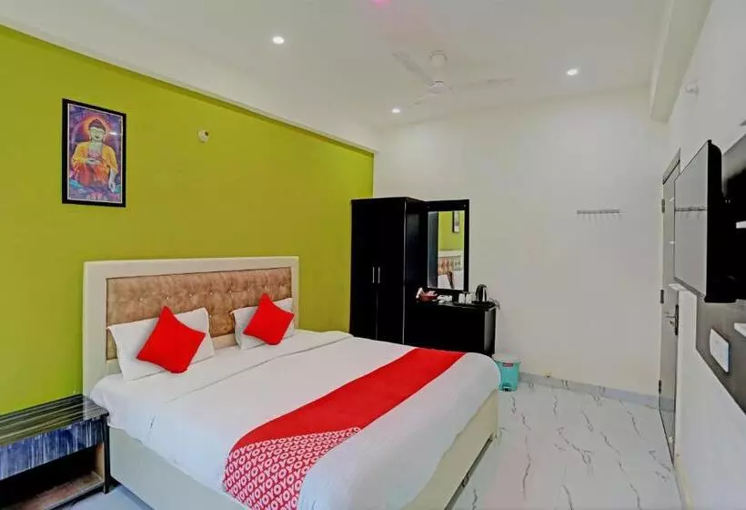 Hotelli Oyo Flagship S & B Home Stay
