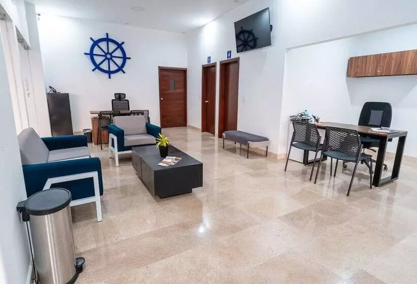 ホテル Pacific Blue Mazatlan