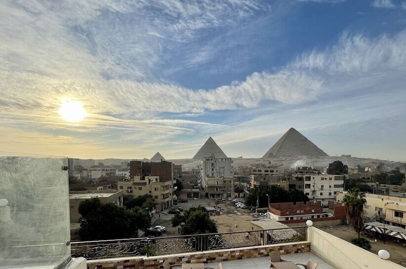 هتل Pyramids Homeland