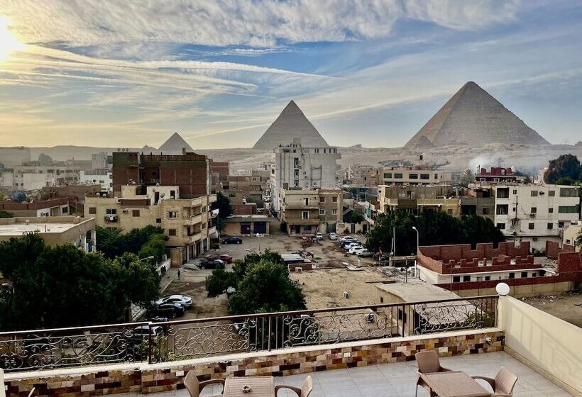 هتل Pyramids Homeland