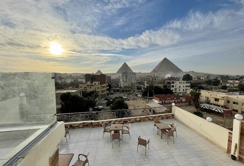 هتل Pyramids Homeland