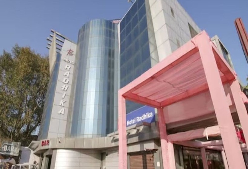 בית מלון כפרי Radhika